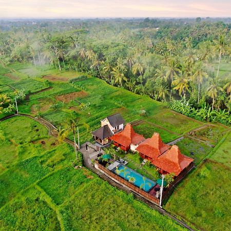 One Bedroom Grand Javanese Joglo Ubud 1 ภายนอก รูปภาพ