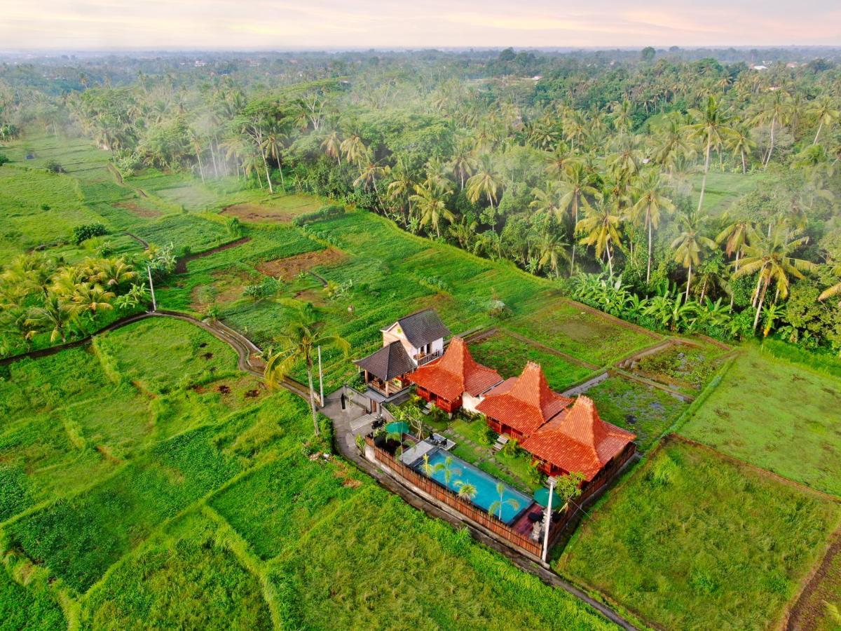 One Bedroom Grand Javanese Joglo Ubud 1 ภายนอก รูปภาพ