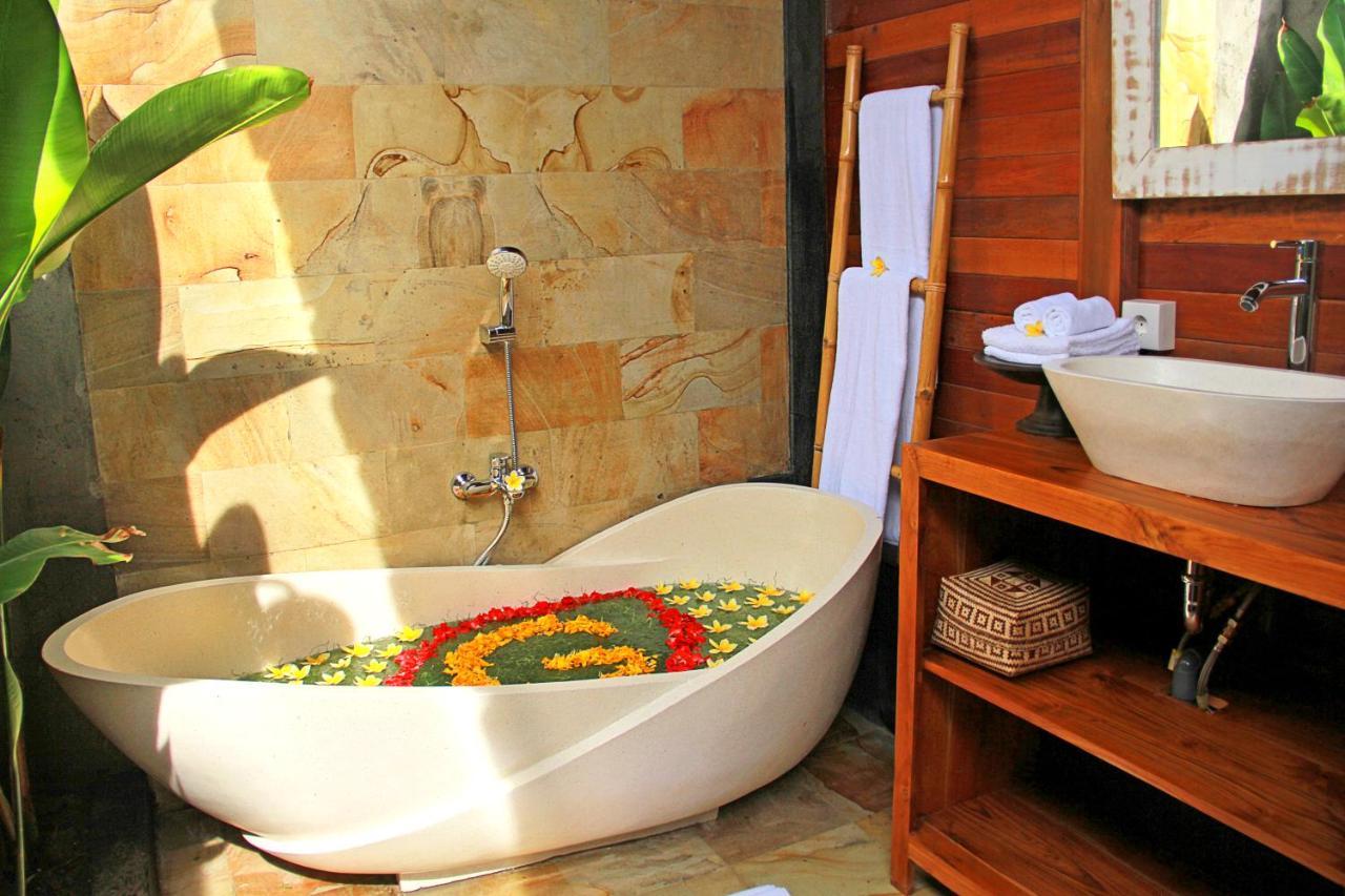 One Bedroom Grand Javanese Joglo Ubud 1 ภายนอก รูปภาพ